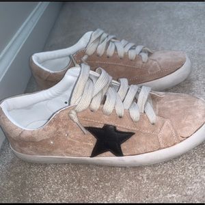 Star suede sneaker